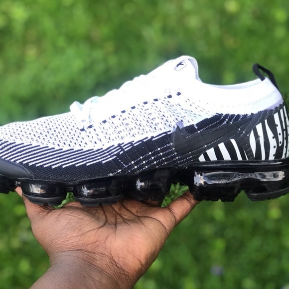 NIKE VAPORMAX - Picture 4 of 5